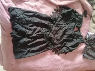 Lote de ropa de mujer hermosa