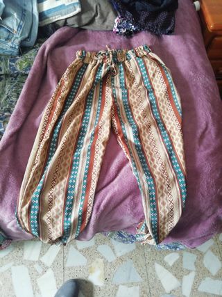 Lote de ropa de mujer hermosa