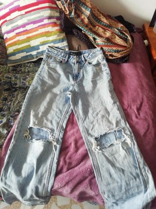 Lote de ropa de mujer hermosa