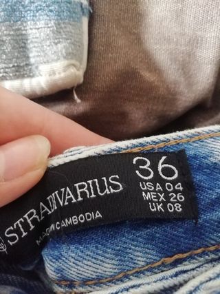 Lote de ropa de mujer hermosa