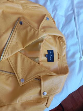 Cazadora cuero amarilla talla L