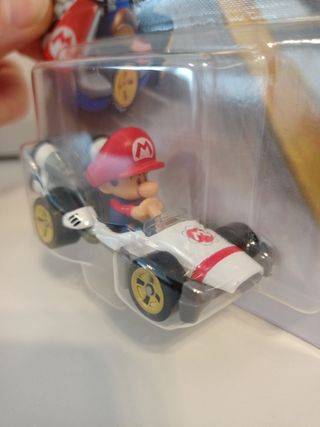 Bebe Mario hot wheels Mario kart