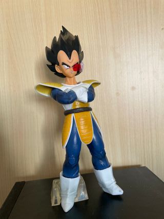 Figura transformable vegeta dragon ball z