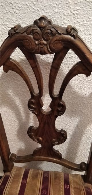 Silla antigua madera de nogal