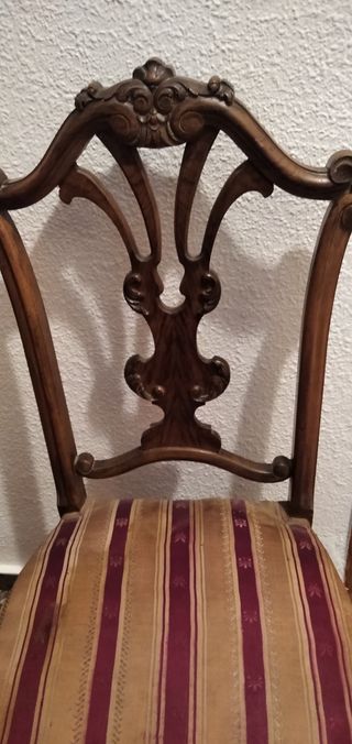 Silla antigua madera de nogal