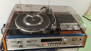 Equipo de sonido antiguo