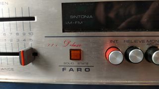 Equipo de sonido antiguo