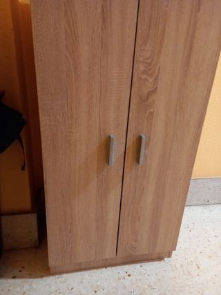 Mueble zapatero.