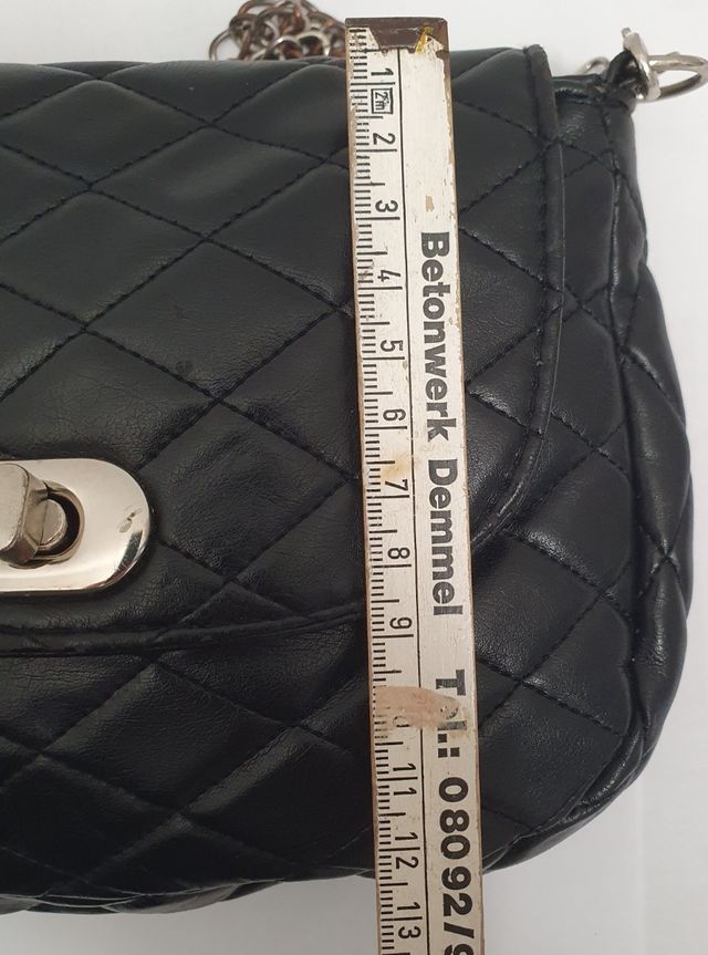 Poscett nera trapuntata