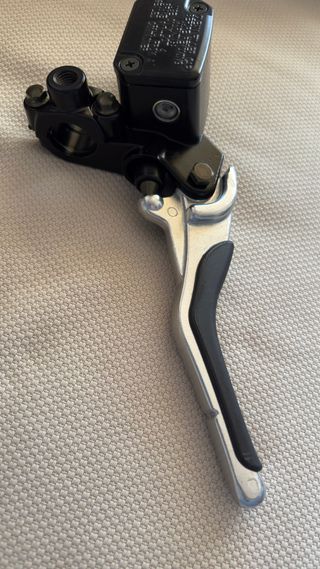 Bomba de freno AEROX