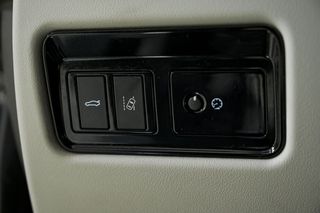 Jaguar XE   2.0I 147kW RWD Prestige Auto