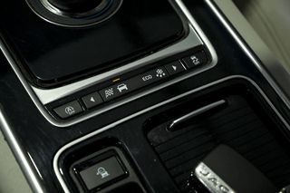 Jaguar XE   2.0I 147kW RWD Prestige Auto