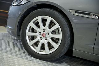 Jaguar XE   2.0I 147kW RWD Prestige Auto 