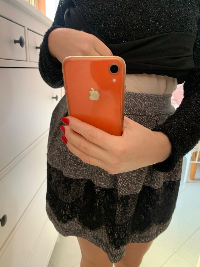 Gonna a pieghe con pizzo nero