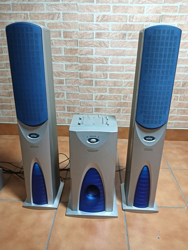 Mini cadena elta con subwoofer