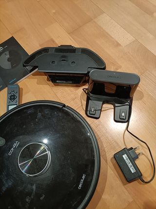 Robot aspirador y fregaduelos cecotec