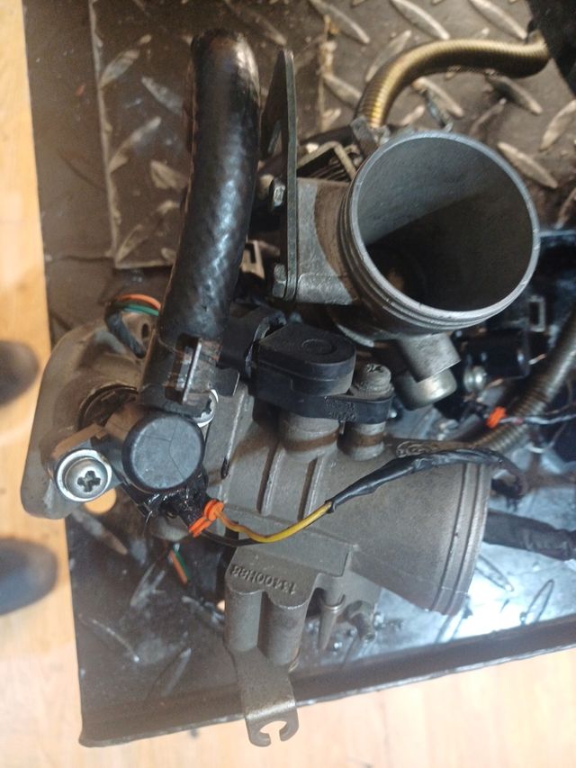 Cuerpos inyección Hiosung 250