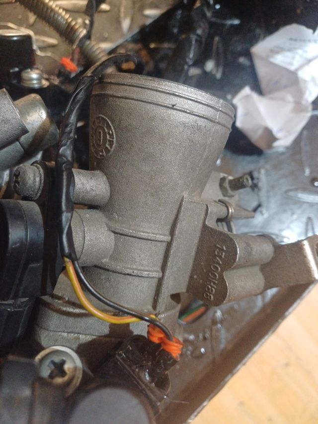 Cuerpos inyección Hiosung 250