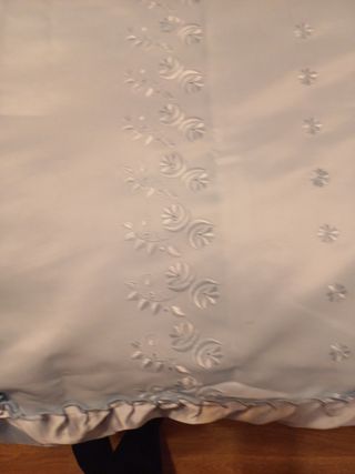 Colcha bordada en raso azul cama 90 2 unidades