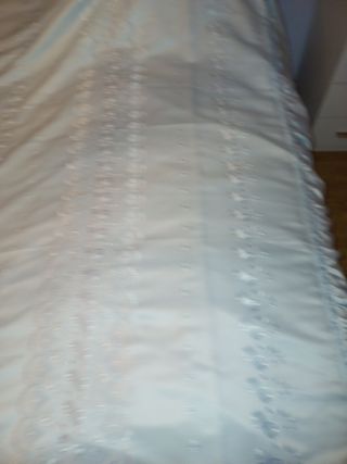 Colcha bordada en raso azul cama 90 2 unidades