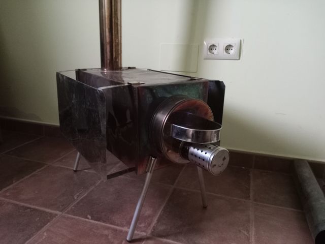 Pech , estufa portatil rusa para tipi yurta