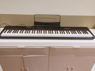 Piano Artesia performer