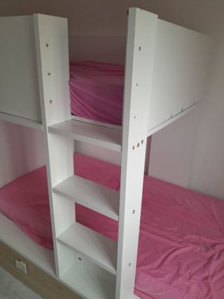 Cama litera tren en buen estado