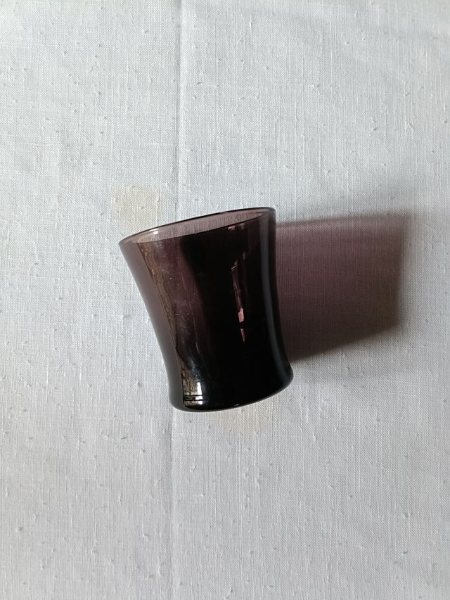 Vasos morados vintage