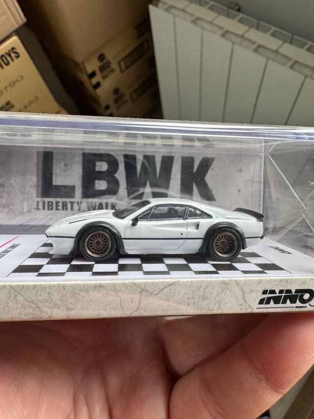 Inno64 Ferrari Lbwk 308 Gtb blanco.