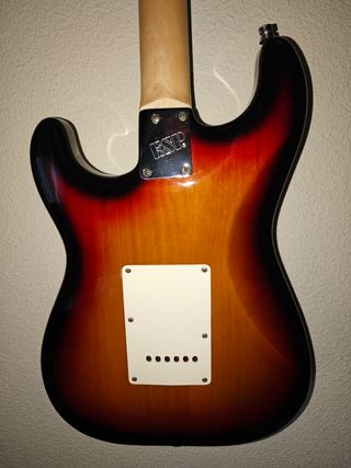 Guitarra eléctrica Stratocaster LTD st-213