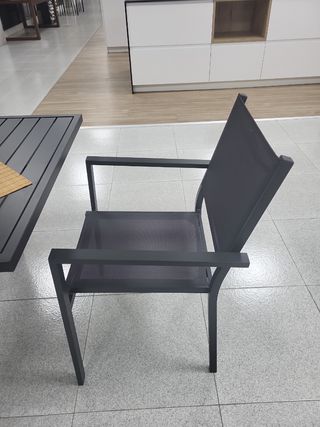 Mesa y 4 sillones aluminio