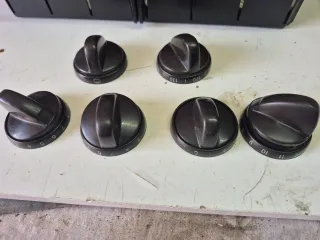 Mandos y botones horno y  placa