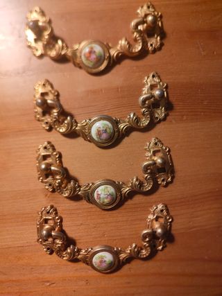 Maniglie per comodini o cassettiere