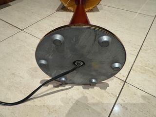 Lampara mesa metal dorado y madera antigua