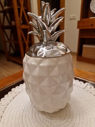 Piña porcelana blanca y plata