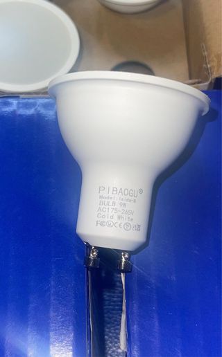 3 cajas de bombillas LED 9W
