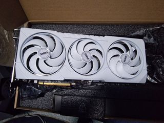 Tarjeta grafica AMD RX 9070 Sapphire Pure OC 16GB