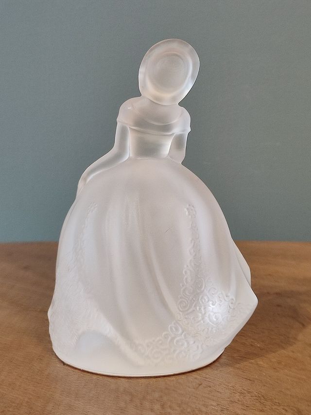 Statuetta dama cristallo produzione RCR Italia