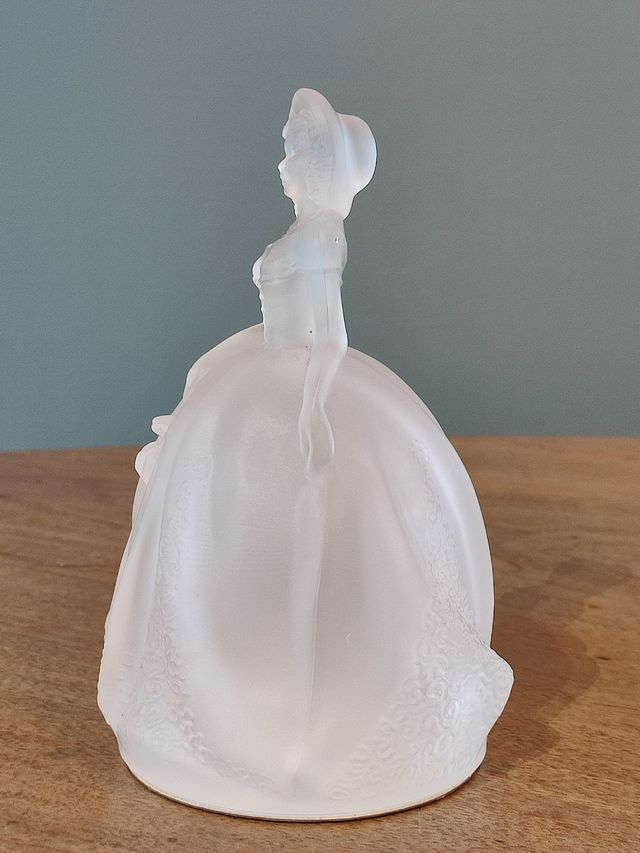 Statuetta dama cristallo produzione RCR Italia