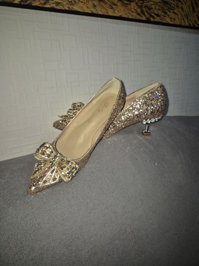N41 Zapatos con diamantes de imitación