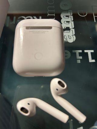 Estuche cargador AirPods versión 1.