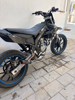 Derbi senda con