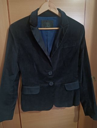 Americana de terciopelo azul, talla M.