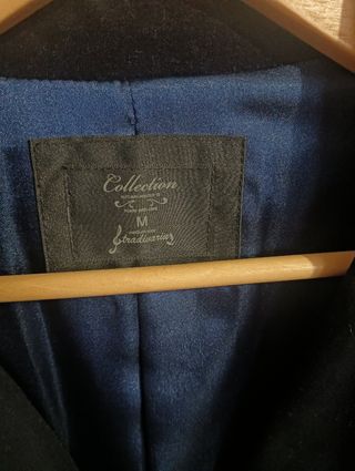 Americana de terciopelo azul, talla M.