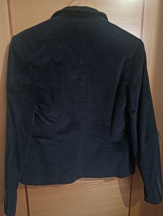 Americana de terciopelo azul, talla M.