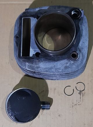 Cilindro y pistón original Yamaha sr 250