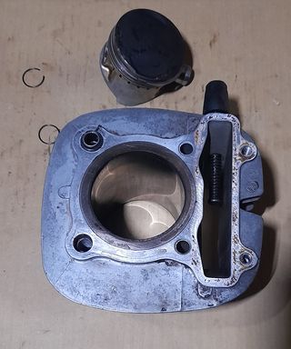 Cilindro y pistón original Yamaha sr 250