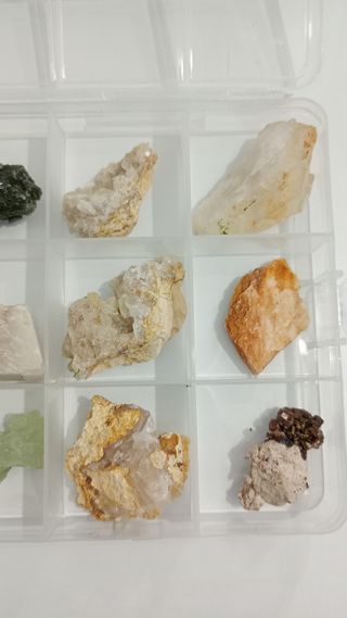 Caja de 23 minerales