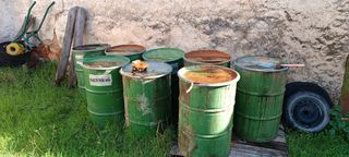 Bidón metálico 223l con tapa.