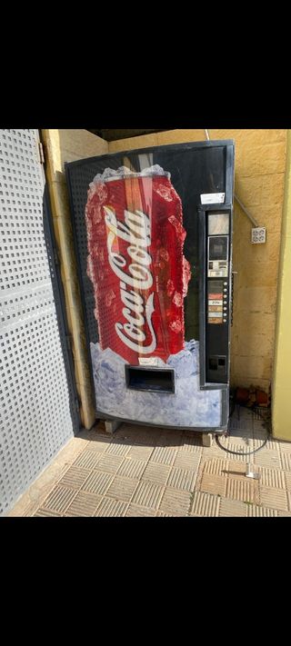Maquina de latas.